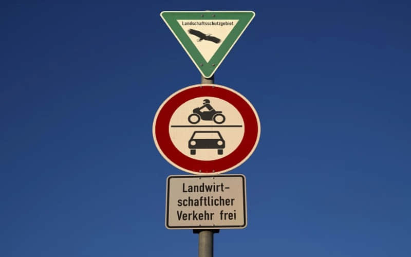 How to Identify and Use Class II Super Engineering Grade Reflective Sheeting?