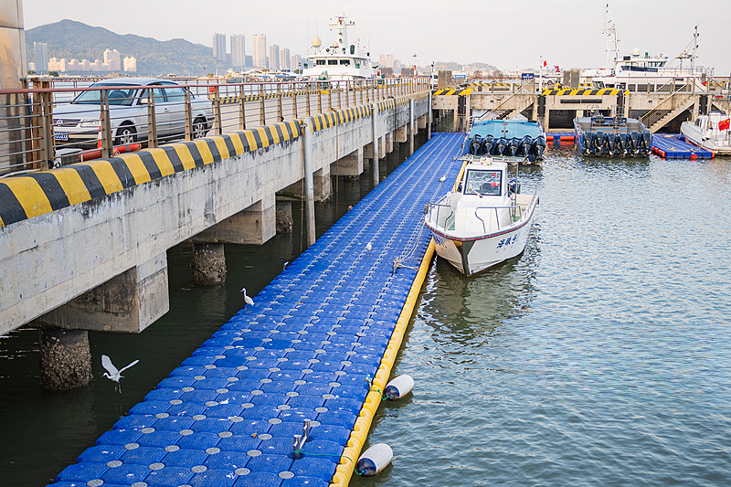 How Reflective Sheeting Enhances Safety in Inland Waterway Transportation?